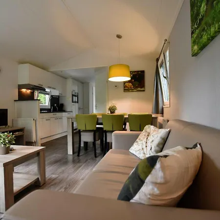 Cosy W Garden Patio