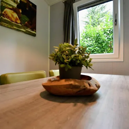 Chalet With Dishwasher And Wooded Location *